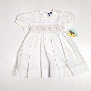 Vtg Carriage Boutiques Dress Girls Sz 18m Smocked White Dainty Spring Heirloom